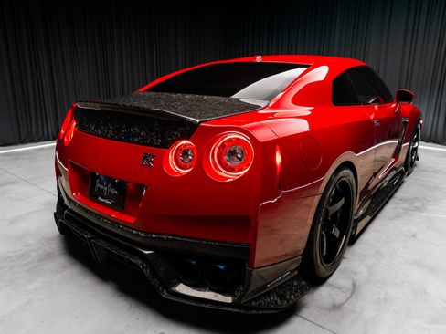 Used 2020 Nissan GT-R Premium w/ Premium Interior Package AWD/4WD image 19