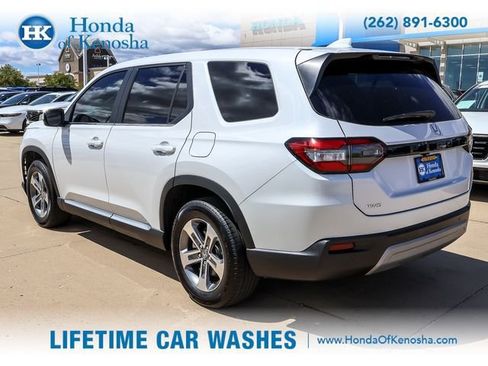 Certified 2025 Honda Pilot EX-L image 3