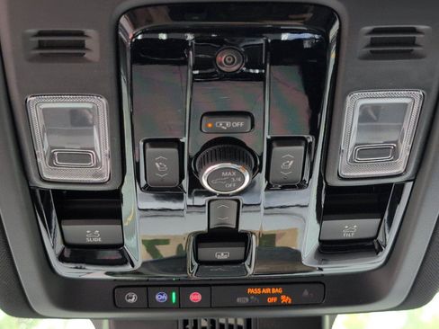 New 2026 GMC Yukon XL AT4 w/ AT4 Premium Plus Package AWD/4WD image 22