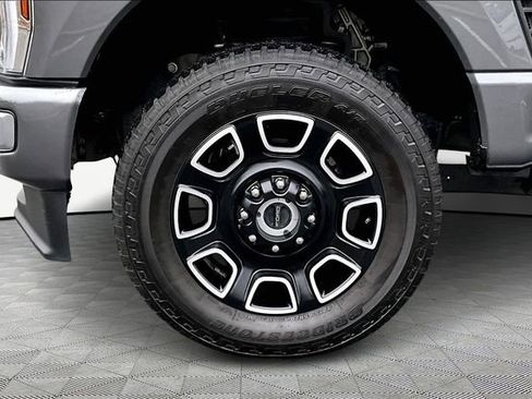 Used 2024 Ford F250 Platinum image 32