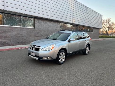 Used 2012 Subaru Outback 2.5i Premium image 1