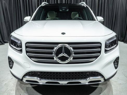 New 2026 Mercedes-Benz GLB 250 image 2