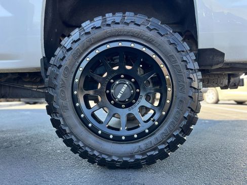 Used 2017 Chevrolet Silverado 2500 LT image 30