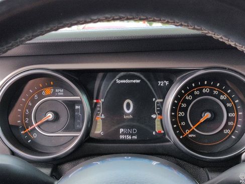 Used 2018 Jeep Wrangler Unlimited Sahara w/ Dual Top Group AWD/4WD image 20