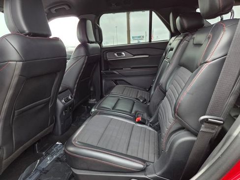 Used 2025 Ford Explorer ST-Line RWD image 6