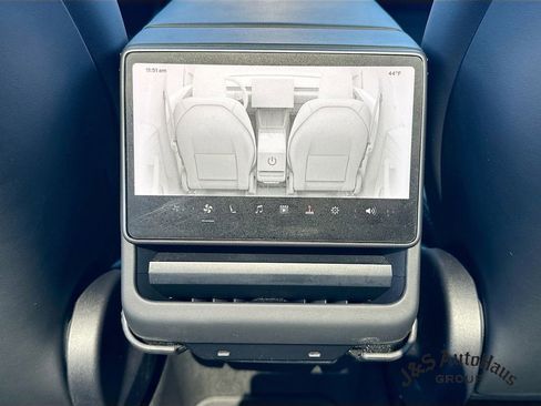 Used 2026 Tesla Model Y AWD image 33