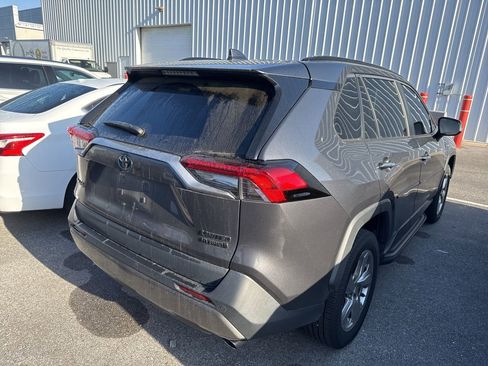 Used 2020 Toyota RAV4 Limited image 8
