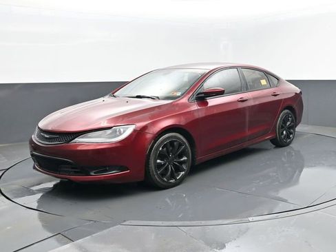 Used 2015 Chrysler 200 S w/ Comfort Group image 2
