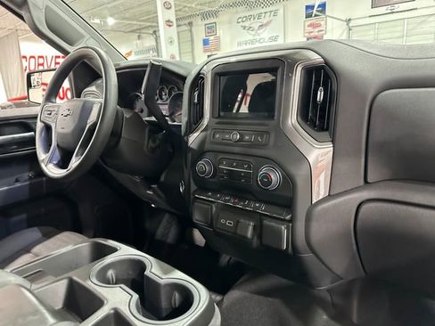 Used 2024 Chevrolet Silverado 1500 Custom w/ Turbomax Blackout Package image 9
