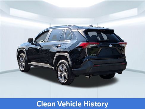 Used 2022 Toyota RAV4 XLE FWD image 4