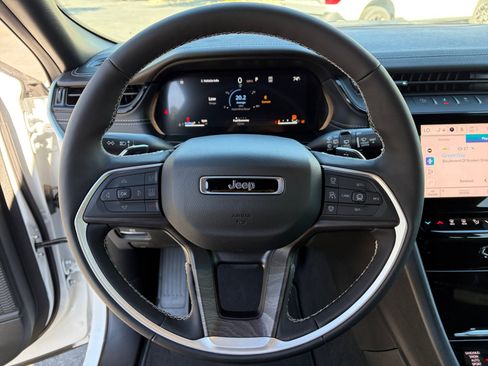 New 2026 Jeep Grand Cherokee Altitude AWD/4WD image 12