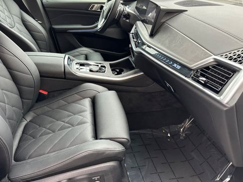 Used 2025 BMW X5 xDrive50e image 17