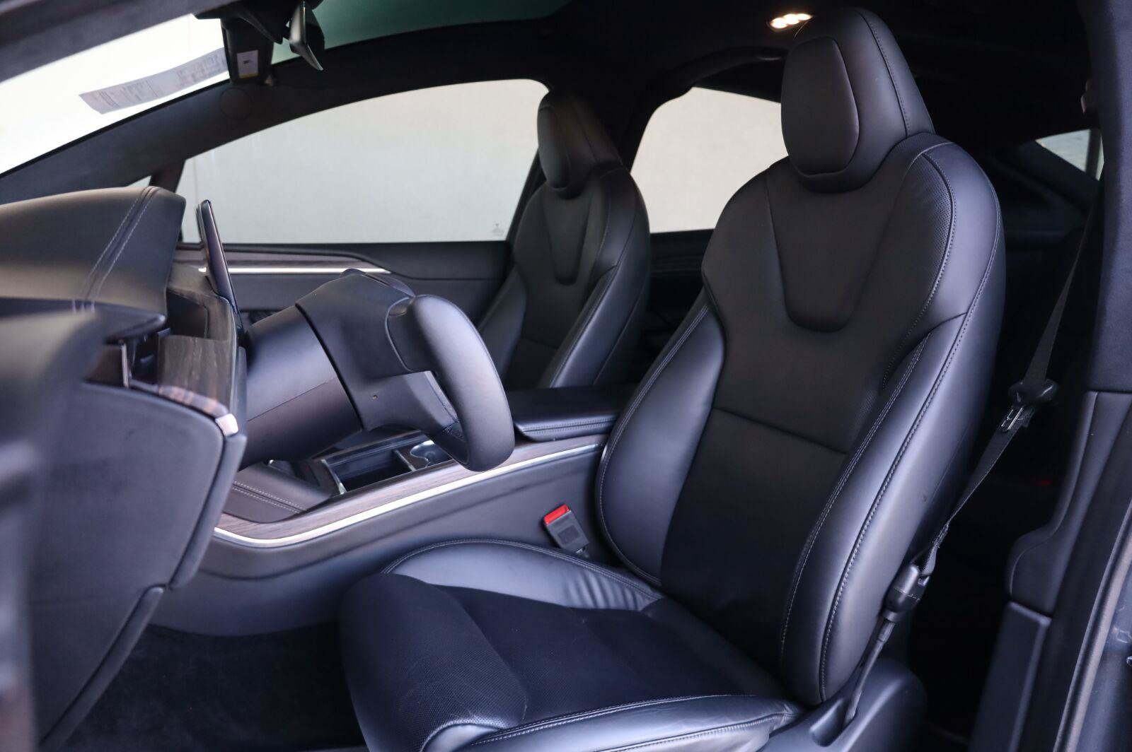 Used 2023 Tesla Model X AWD/4WD image 19