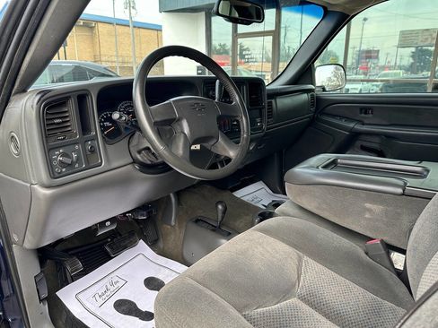 Used 2005 Chevrolet Silverado 2500 LS image 16