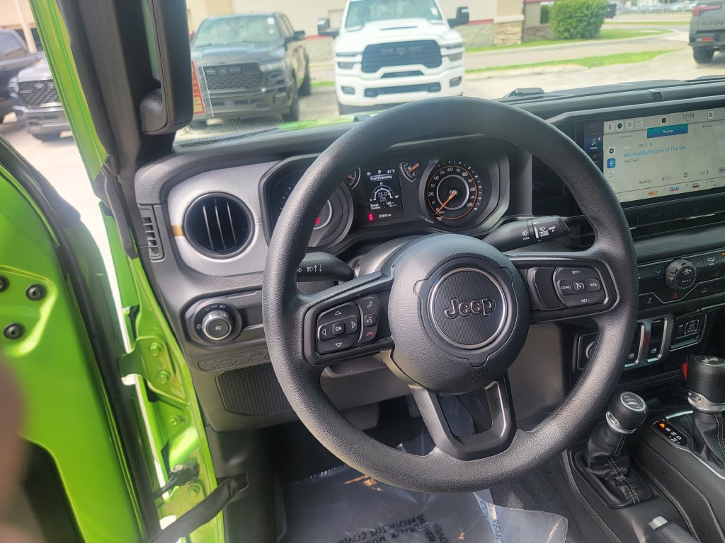 Used 2026 Jeep Wrangler Sport AWD/4WD image 15