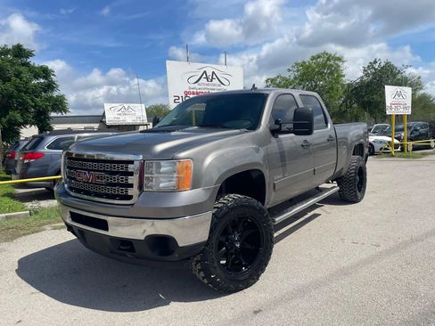 Used 2013 GMC Sierra 2500 SLE image 1