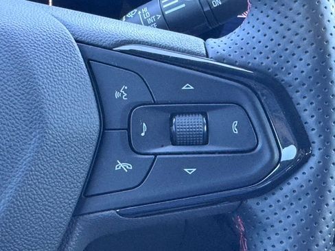 Used 2026 Chevrolet Trax RS w/ Sunroof Package FWD image 10