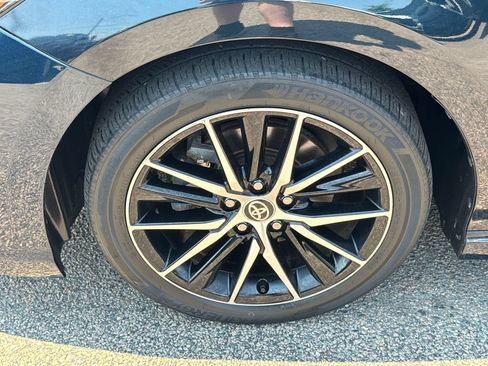 Used 2021 Toyota Camry SE w/ Cold Weather Package FWD image 39