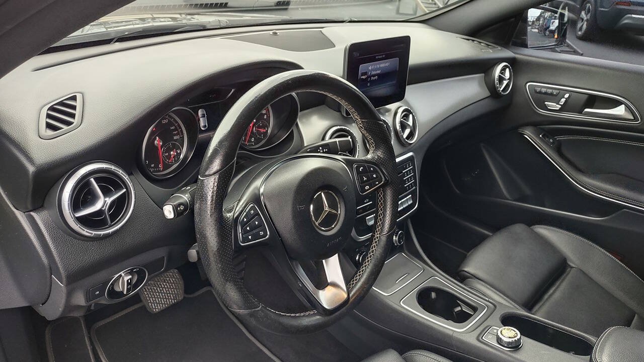 Used 2018 Mercedes-Benz CLA 250 image 13