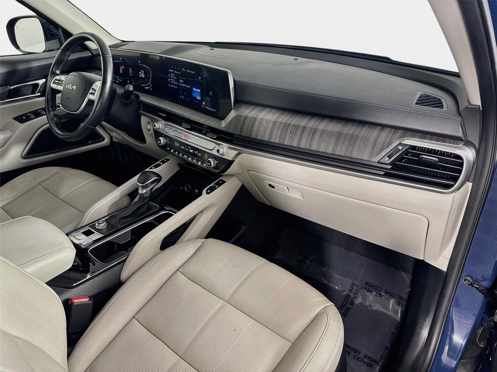 Certified 2023 Kia Telluride EX w/ EX Captain's Chair Package FWD image 31