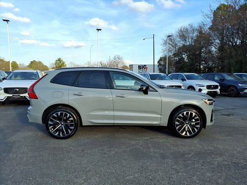 New 2026 Volvo XC60 B5 Ultra w/ Protection Package Premier image 2