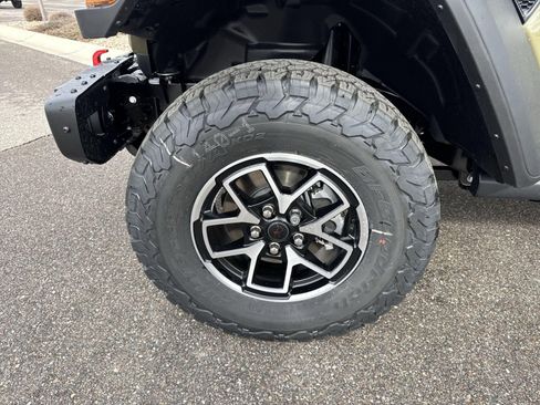 New 2025 Jeep Wrangler Unlimited Rubicon w/ Steel Bumper Group image 16