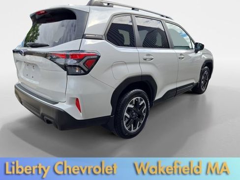 Used 2025 Subaru Forester Premium AWD/4WD image 8