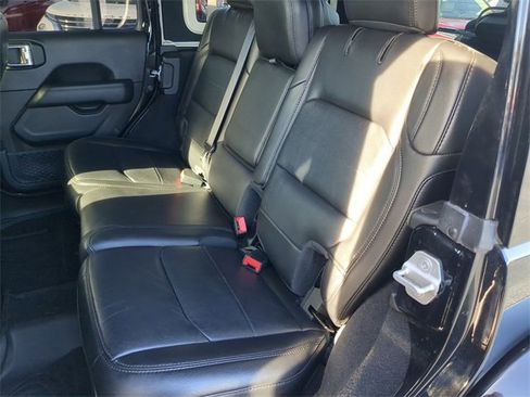 Used 2020 Jeep Wrangler Unlimited Sahara image 20