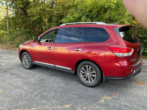 Used 2015 Nissan Pathfinder SL w/ SL Premium Package AWD/4WD image 9