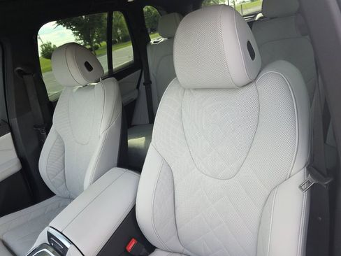 Used 2026 BMW X5 xDrive40i w/ M Sport Package AWD/4WD image 12