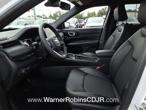 New 2026 Jeep Compass Latitude AWD/4WD image 5
