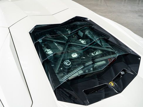 Used 2017 Lamborghini Aventador S image 31