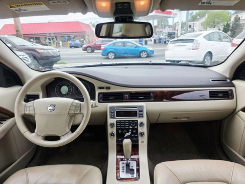 Used 2009 Volvo V70 image 17