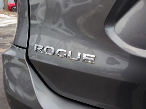 Used 2020 Nissan Rogue S image 11