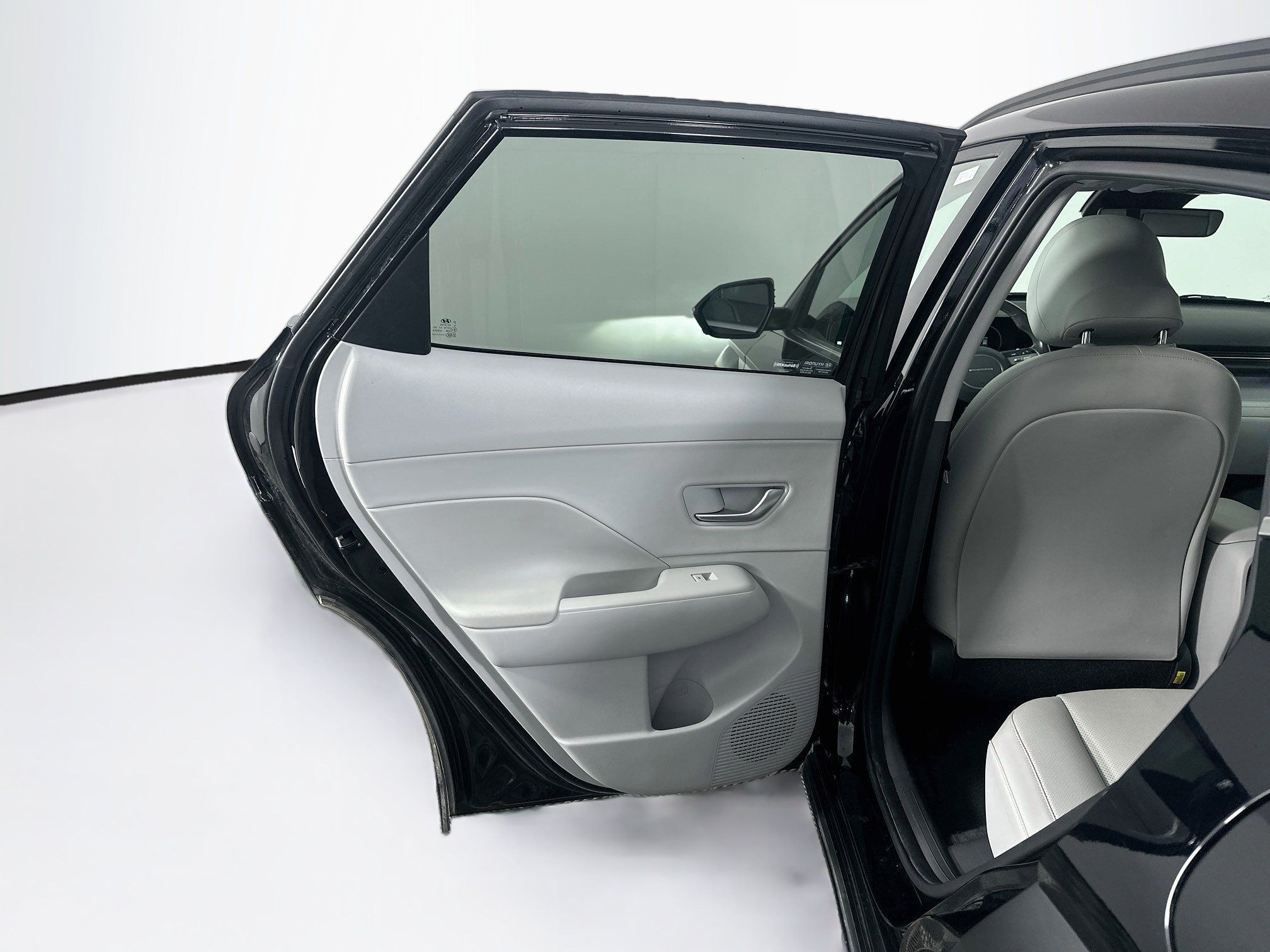 Used 2024 Hyundai Kona Limited FWD image 28