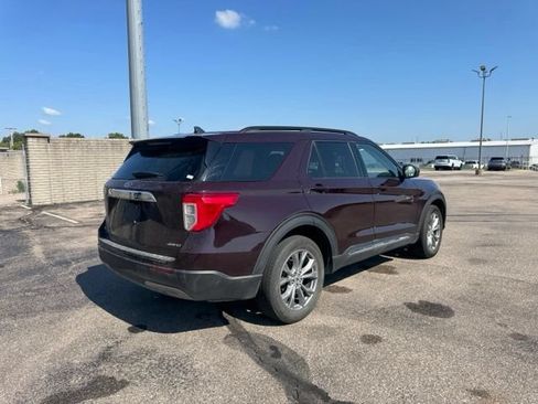 Used 2022 Ford Explorer XLT w/ Equipment Group 202A AWD/4WD image 7