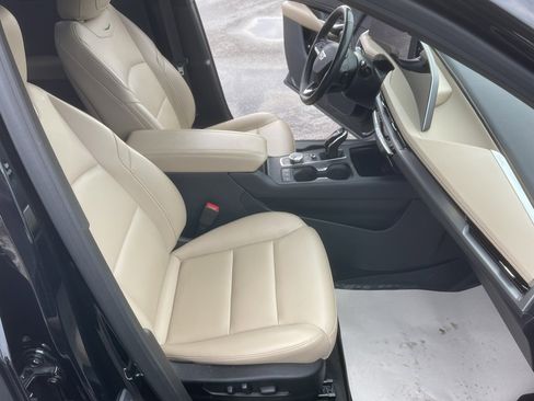 Used 2024 Cadillac XT4 Luxury w/ Cold Weather Package image 20