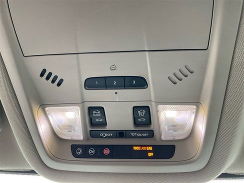 Used 2018 GMC Acadia Denali w/ Technology Package image 11