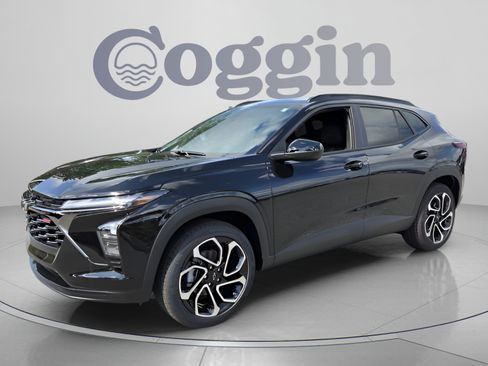 New 2026 Chevrolet Trax RS w/ Sunroof Package FWD image 1