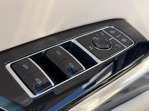 Used 2025 Cadillac Escalade Sport Platinum AWD/4WD image 20