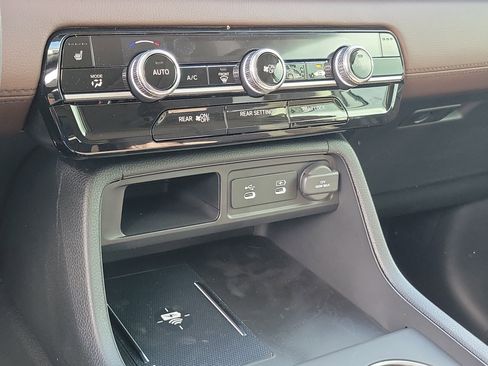 New 2026 Honda Pilot Touring image 24