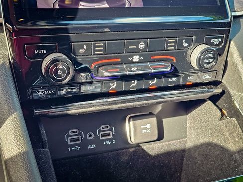 Certified 2022 Jeep Grand Cherokee L Limited image 32