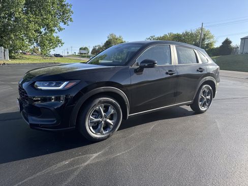 New 2026 Honda HR-V LX image 2
