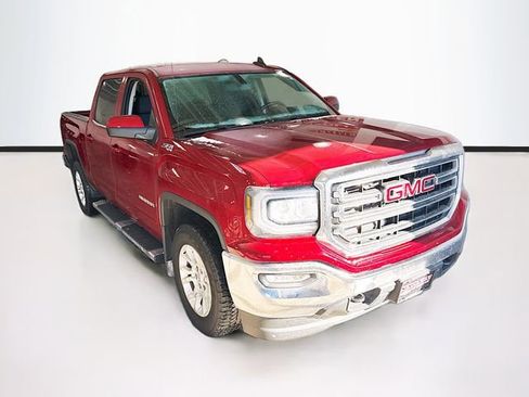 Used 2018 GMC Sierra 1500 SLE w/ SLE Value Package image 3
