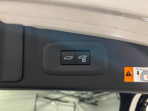 Used 2025 Lexus RZ 450e image 33