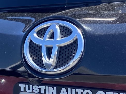 Used 2018 Toyota RAV4 Adventure AWD/4WD image 4