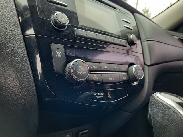 Used 2017 Nissan Rogue SV FWD image 29