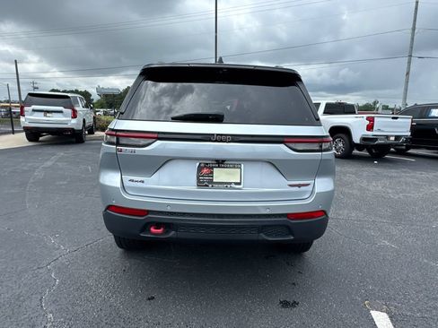 Used 2022 Jeep Grand Cherokee Trailhawk w/ ADV Protech Group II AWD/4WD image 7