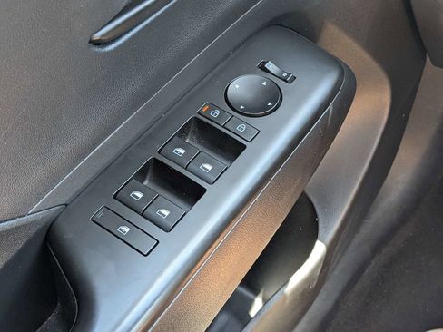 Used 2025 Hyundai Kona SEL AWD/4WD image 19