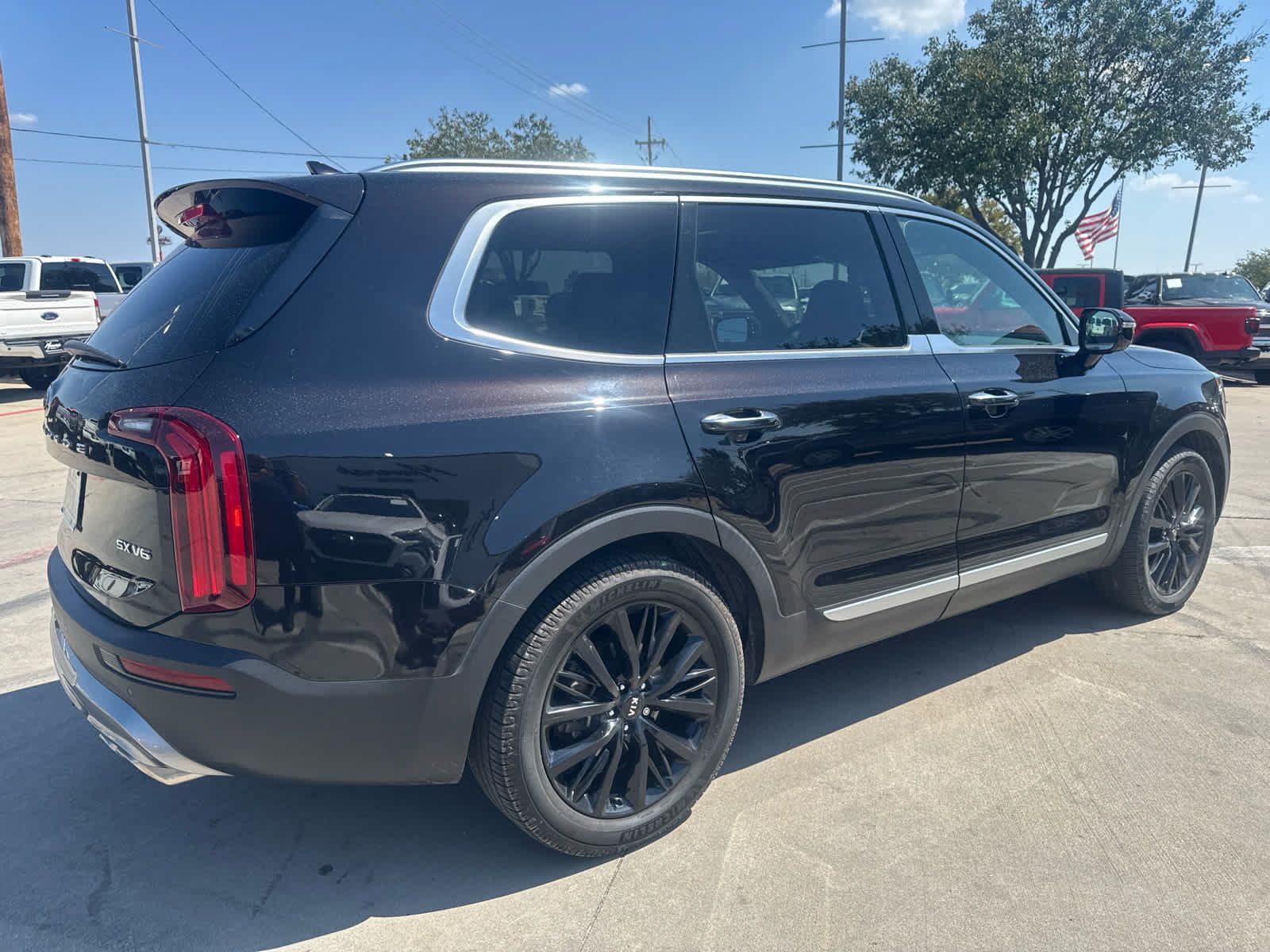 Used 2021 Kia Telluride SX w/ SX Prestige Package AWD/4WD image 3